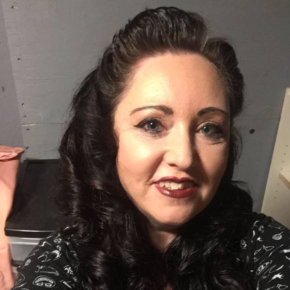 Meet your Posher, Lori - Picture 1 of 1